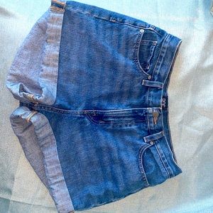 BDG / urban outfitters Mom High rise jean shorts 29 - medium wash